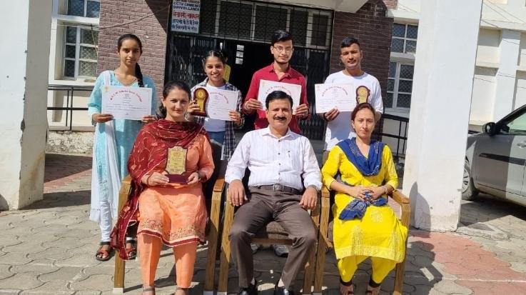 Sneha got third place in folk music solo singing