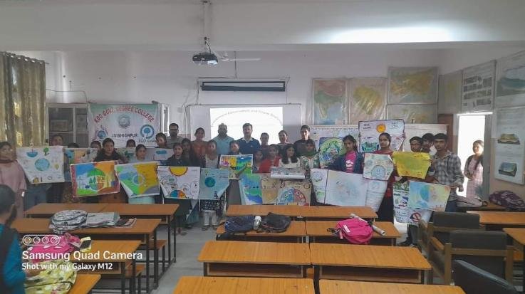 Jaisinghpur: Neha first in speech, Ruchi, Muskaan and Lakshmi first in poster making.