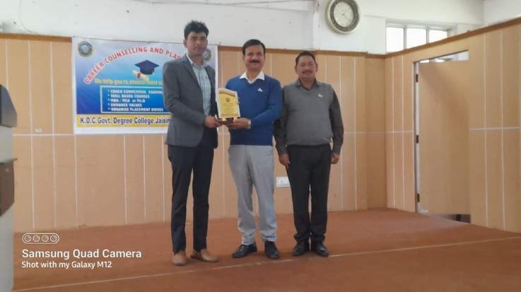  Jaisinghpur: Students should move forward in life with positive thinking: Sikandar