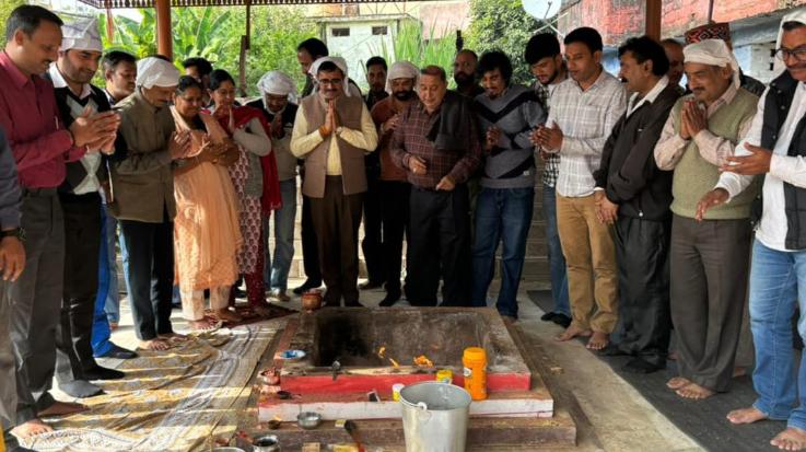 Joginder Nagar: Jeevan Thakur and party workers performed havan regarding the health of the Chief Minister.