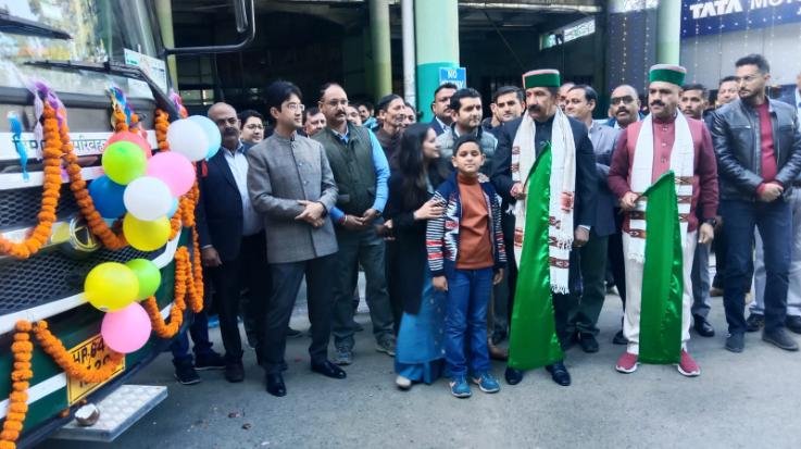 As part of the first darshan service, a bus left from Shimla for Maa Bhangayani-Lani Borad.