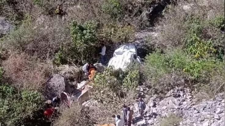 Tragic accident happened in Karsog, car fell into the ditch; death of five