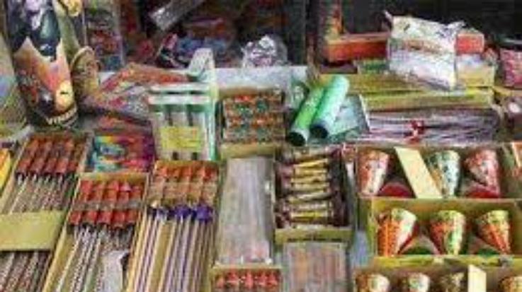 Paonta Sahib: Get temporary license for sale of firecrackers Seller: Gunjeet Cheema