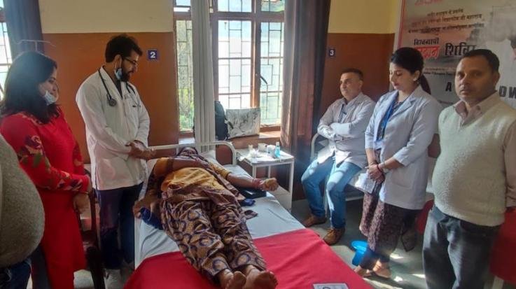 Jaginder Nagar: 40 people donated blood at Adarsh Health Center Jungle Bairi.