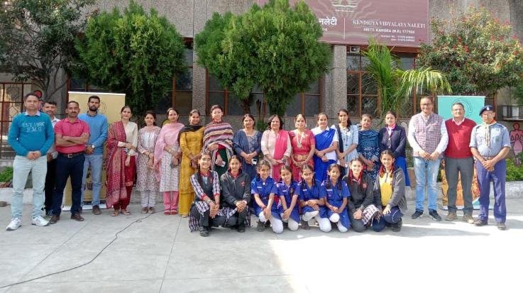 Dehra: Roots 2 Roots conducted a workshop on Bharatnatyam dance in Kendriya Vidyalaya Naleti.