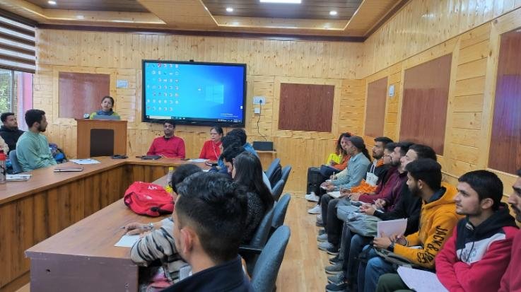 Shimla: Dr. Kiran Lata guided HPU B.Ed students