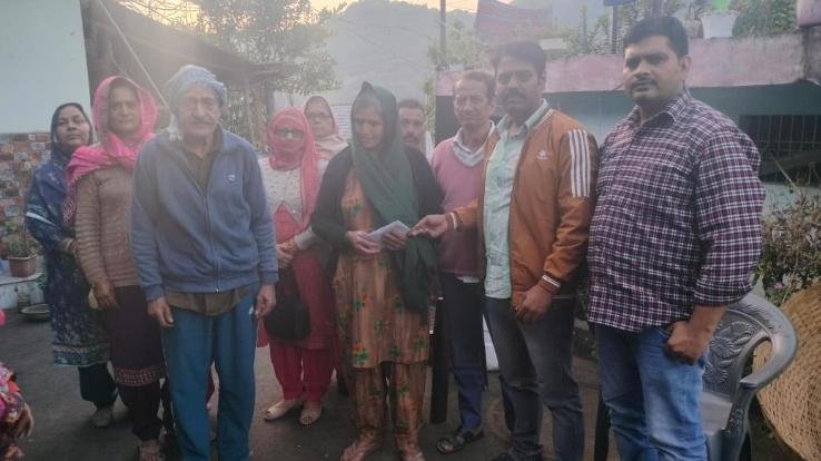 Fire broke out in a slate house in Lagbaliana, Captain Sanjay Parashar provided help.