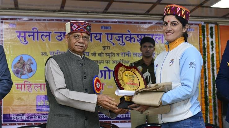 Shimla: Governor laid emphasis on bringing change in the society for women empowerment.
