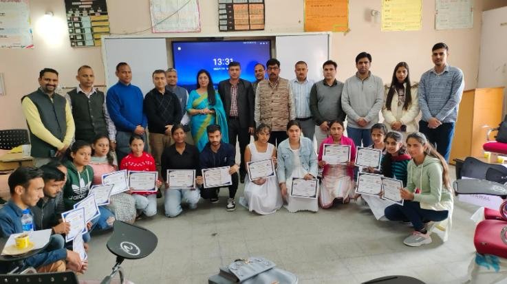 Indora: Jwali Kozel's team tops in quiz competition