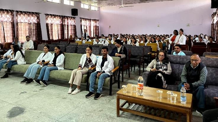 Baijnath: Quiz competition organized in Ayurvedic College Paprola
