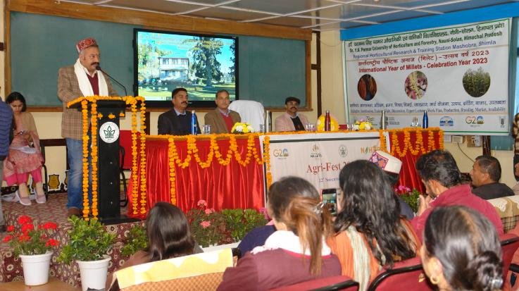 Solan: Education Minister made students aware about self-employment in agriculture and horticulture