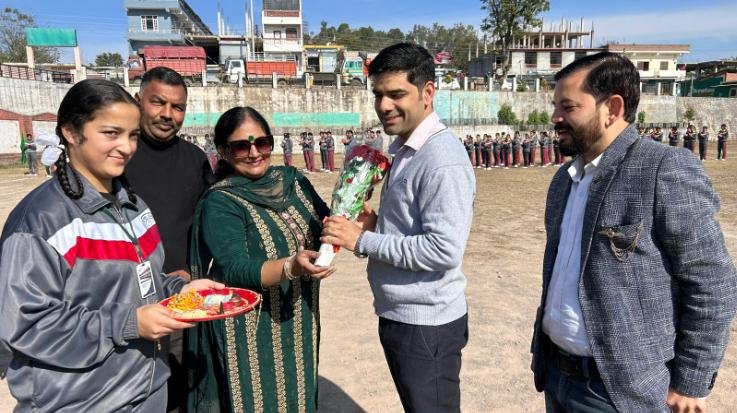 कुनिहार: कन्या वरिष्ठ माध्यमिक विद्यालय कुनिहार में दो दिवसीय इंटर हॉउस खेलकूद स्पर्धा का शुभारम्भ