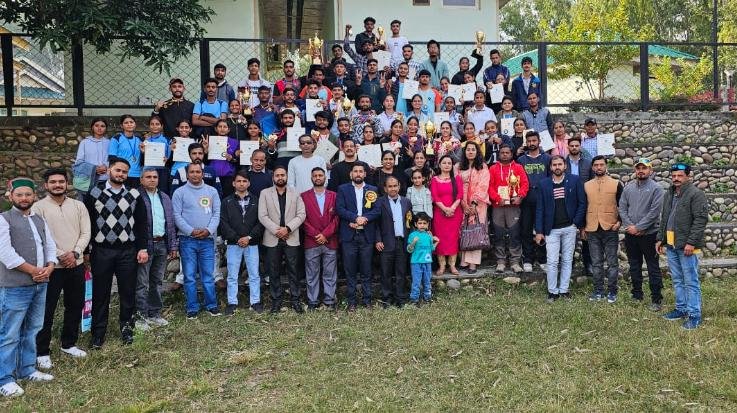 इंदोरा : हिमाचल प्रदेश विश्वविद्यालय अंतर महाविद्यालय वाटर स्पोर्ट्स खेलों का पौंग डेम में हुआ समापन
