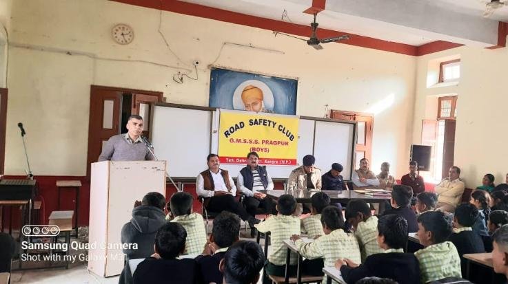 Dehra: Traffic rules taught to children in Model School, Paragpur