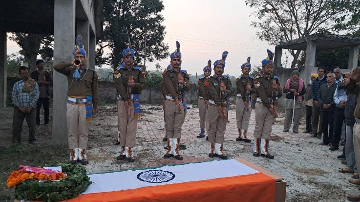 Una: CRPF jawan Pawan Kumar cremated with national honors