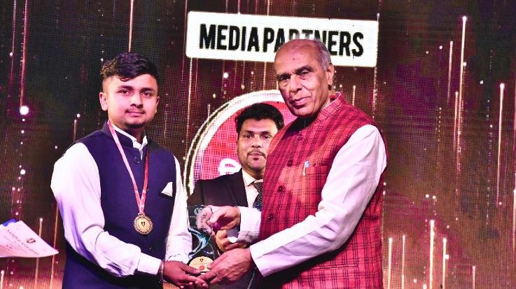 Shimla: Harsh Kanwar Yogi honored with National Icon Award-2023 in Delhi