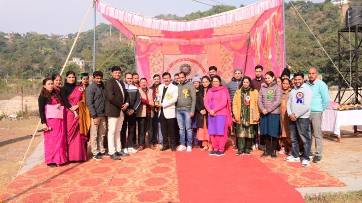 Priya and Akshay were the best athletes in the sports competition in Jaisinghpur College.