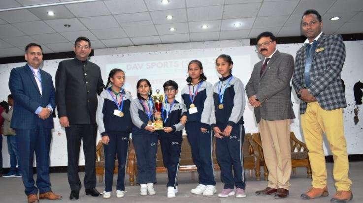 Jwalamukhi: State level badminton and chess competitions held in DAV Bhadoli.