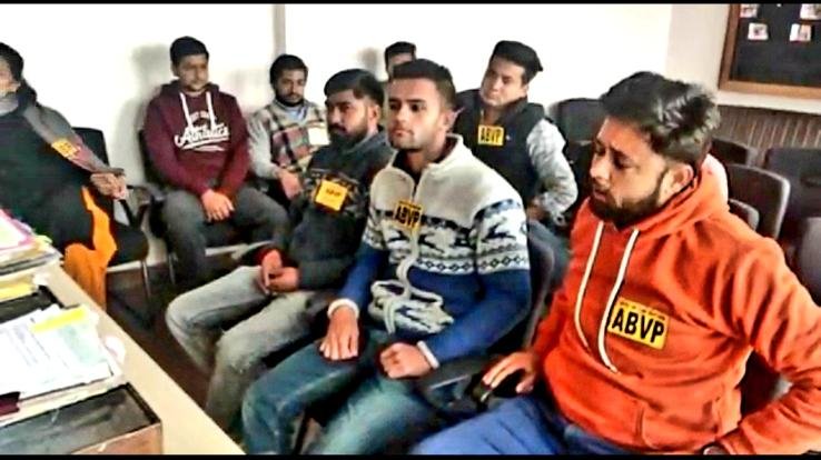 एबीवीपी HPU ने परिक्षा नियंत्रक को सौंपा ज्ञापन