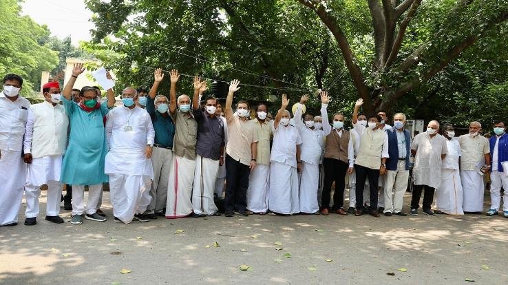  Opposition took out foot march from Parliament to Vijay Chowk against suspension of MPs