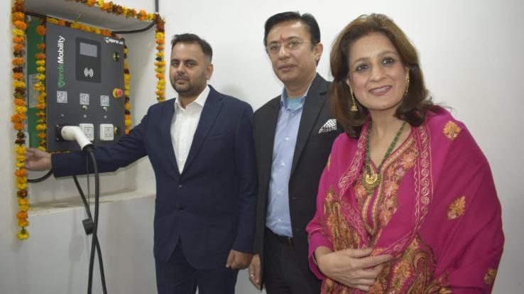 Dharamshala: Gokul Butail inaugurated the state's first electric vehicle charging station lab.