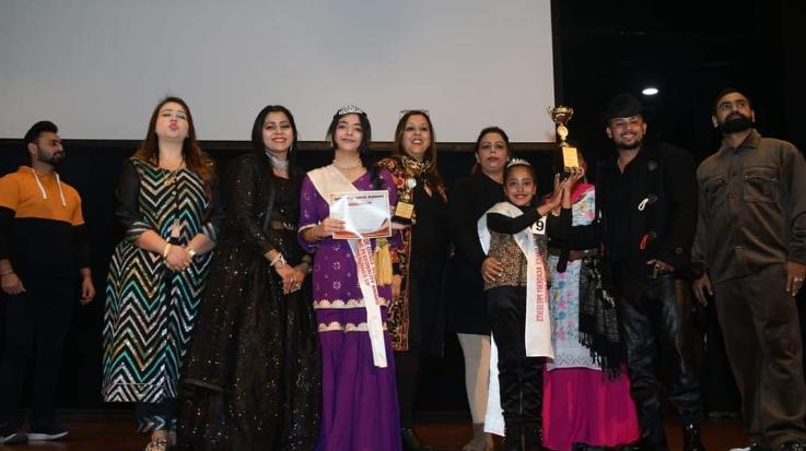 Mehvish of Joginder Nagar won the title of Miss Iconic First Runnerup in Chandigarh.