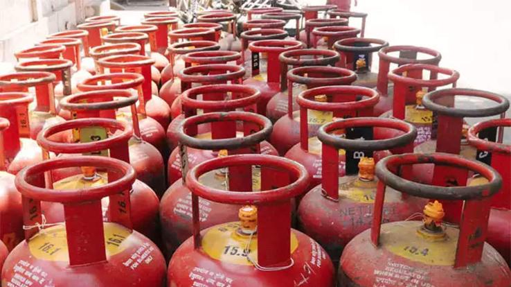 Government's gift to people on New Year, reduction in LPG prices