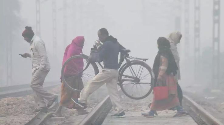 New Year welcomed with dense fog, severe cold in North India