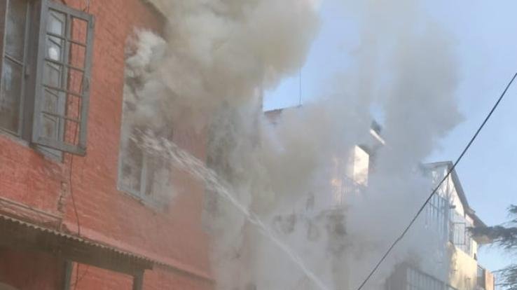  Fire breaks out in PENT Colony near Scandal Point, Shimla 123