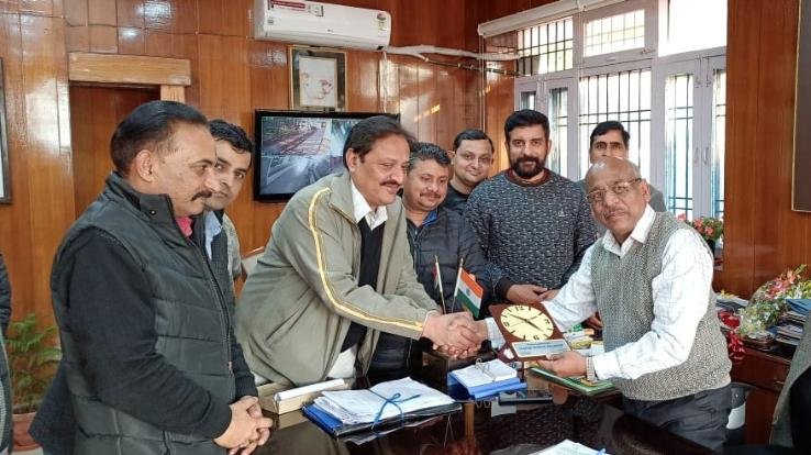 व्यापार मंडल बिलासपुर ने बिलासपुर को आकर्षक व सुंदर बनाने के लिए सौंपा ज्ञापन