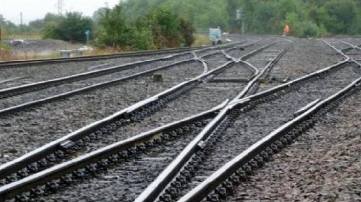 Shimla/Una: Wanted to commit suicide by coming under the train, Himachal Railway Police saved his life.