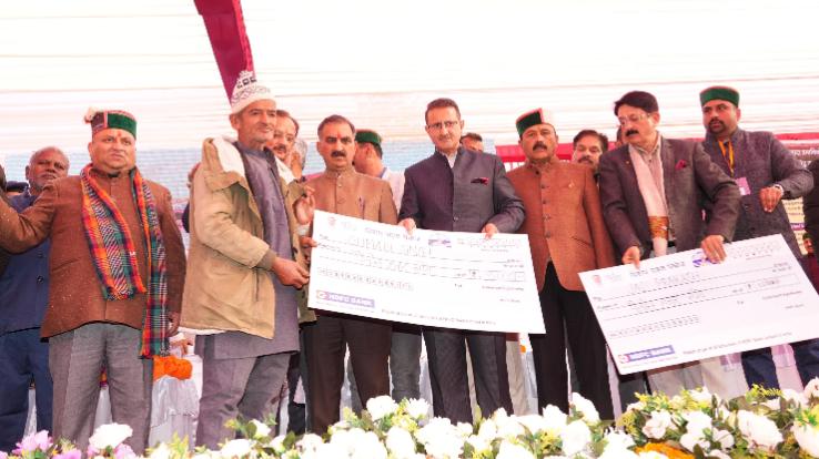 Chief Minister distributed Rs 9.88 crore to 1388 disaster affected families of Sirmaur