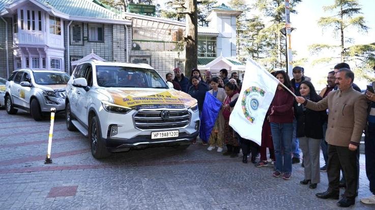 Shimla: Chief Minister flags off Inner Wheel car rally