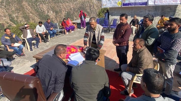 Nahan: Accelerate the work going on under Backward Sub Area Plan in Shillai: DC