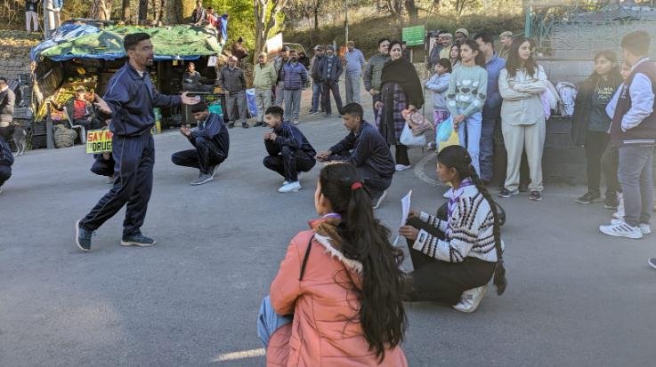 Solan: Message given to stay away from drugs through street plays