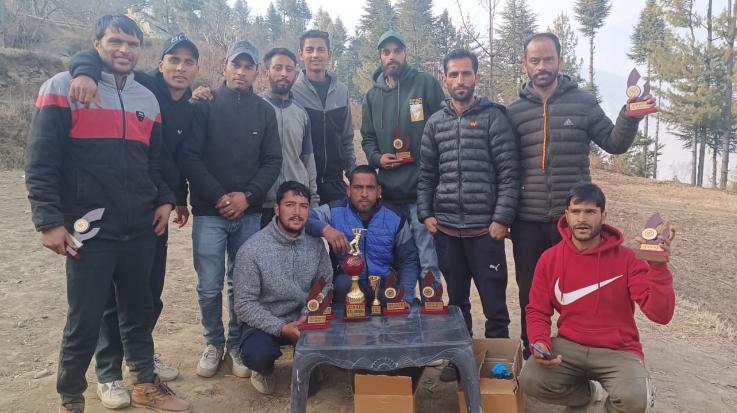 Bharmour: Khani defeated Bharmour by 3 runs in the final of cricket competition.