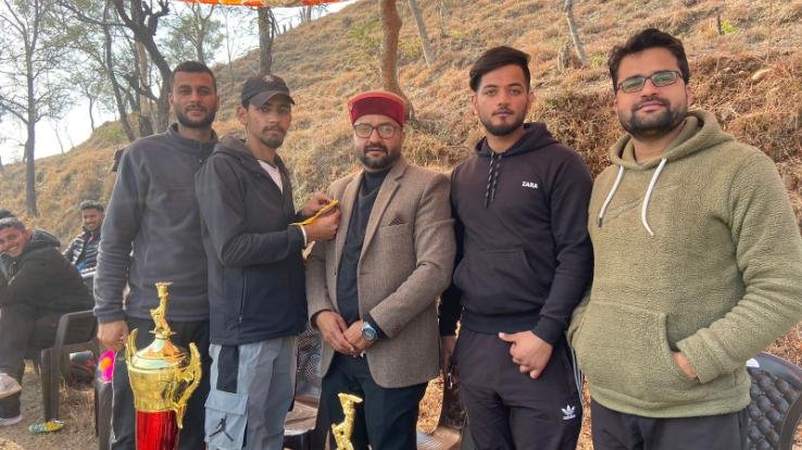 Hamirpur: Play the game with sportsmanship, defeat and victory are two sides of the same coin: Vinod Thakur