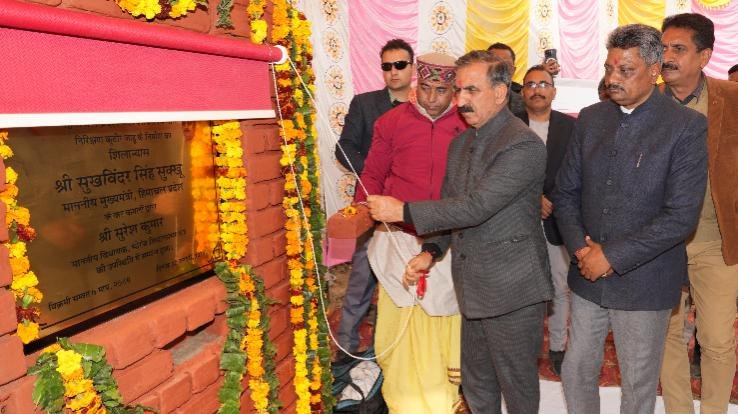  Hamirpur: Chief Minister inaugurated and laid the foundation stone of projects worth Rs 150 crore in Bhoranj.