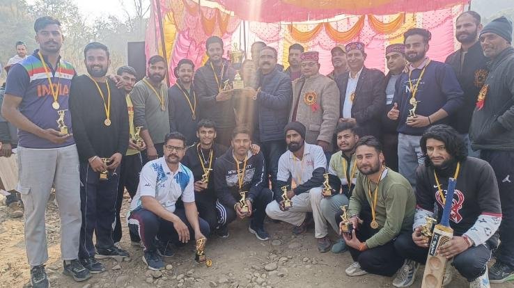  Jaswan-Paragpur: MLA Bikram Thakur concludes Jakhadhar cricket competition