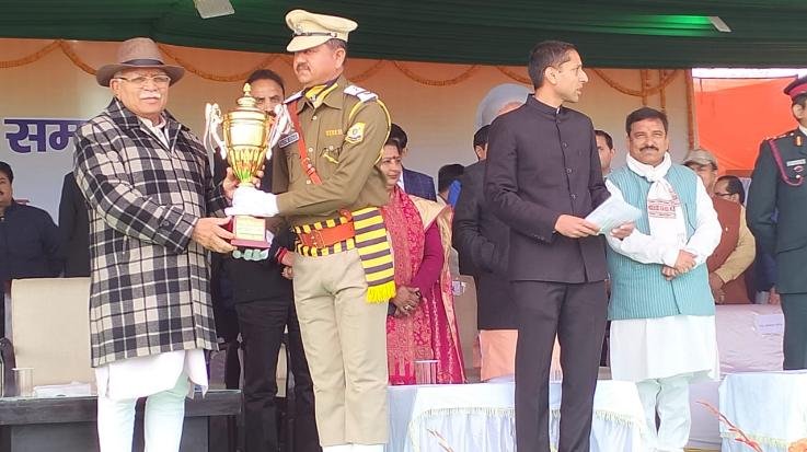  Dharamshala: Second Indian Reserve Corps Sakoh won the best contingent award at the Republic Day parade held in Karnal