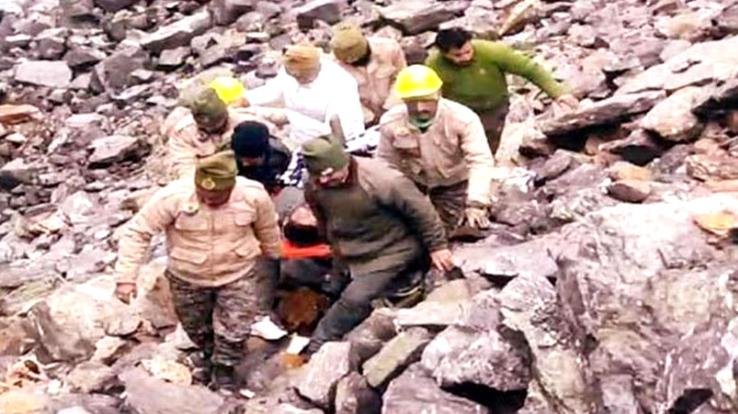 The person who finds the youth missing in Satluj river will get a reward of one crore rupees.