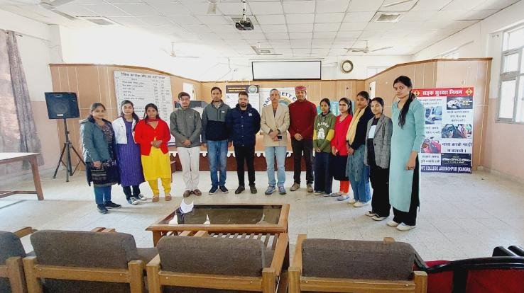 Road safety rules lesson taught in Jaisinghpur College