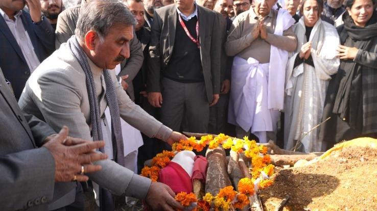 The Chief Minister late Prof. Tribute paid to Simmi Agnihotri