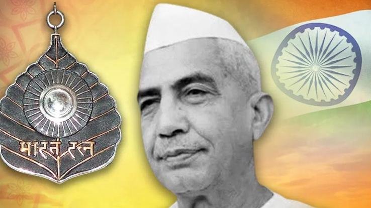 Messiah of farmers 'Bharat Ratna' Chaudhary Charan Singh