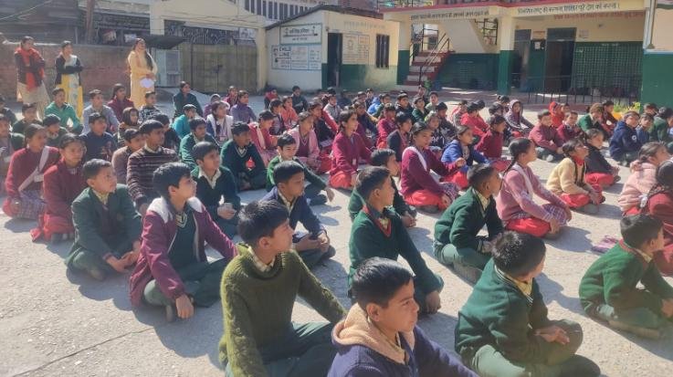 Kullu: Awareness camp on drug prevention organized in Akhara School.