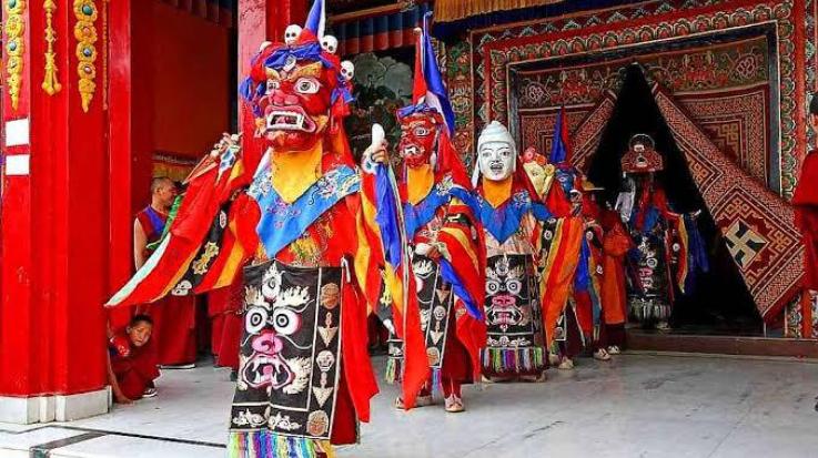  Solan/Sirmour: Dance performance 'Chham' will be held at Menari Monastery on 18th February.
