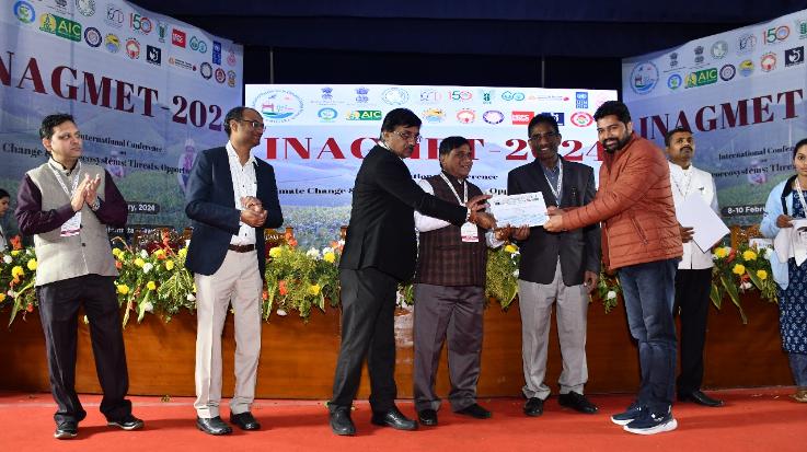 Solan: Scientists of Nauni University won the best poster presentation award.