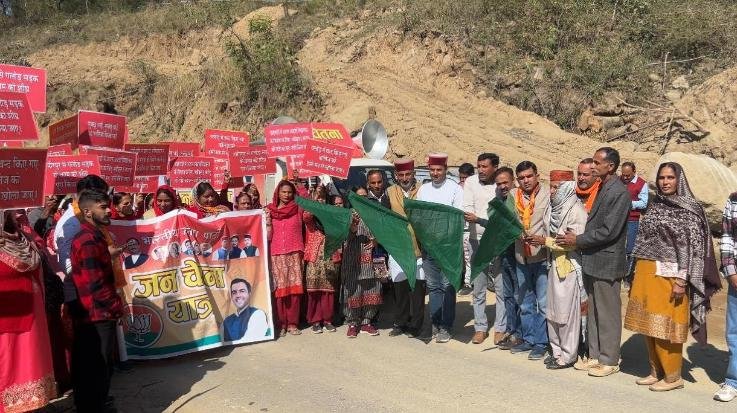  Hamirpur: Naveen Sharma took out Jan Chetna Yatra on various issues.