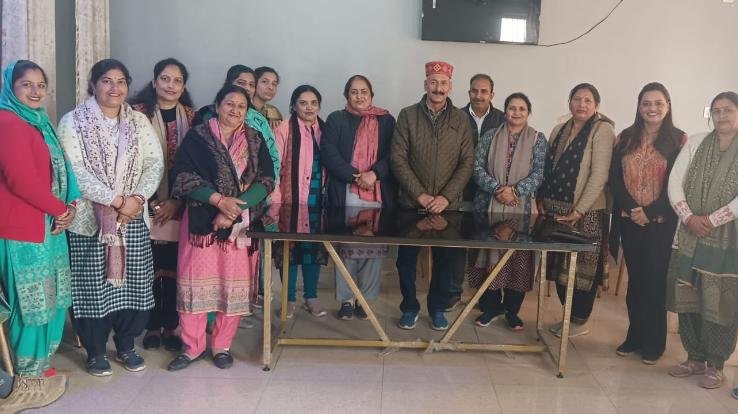 Jwalamukhi: Brainstorming on Lok Sabha elections in the meeting of BJP Mahila Morcha in Banue Da Khu