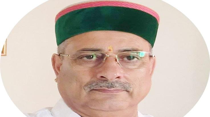 Dharamshala: With public and Congress worker Sudhir Sharma: Rajkumar Kashyap